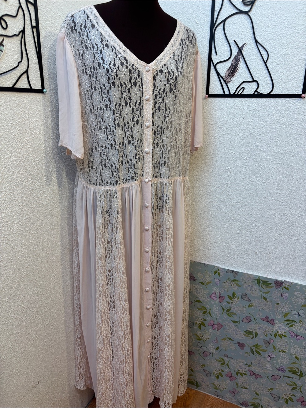 Elegant pale pink floral lace button-front maxi dress. Size XL